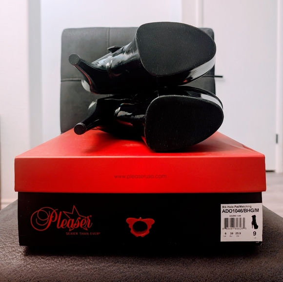 NIB Pleaser Adore 1046 Black Holographic Boots - Picture 8 of 15